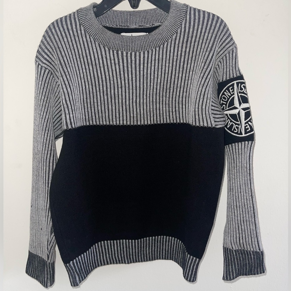 100% AUTHENTIC KIDS STONE ISLAND SWEATER SIZE 6!!